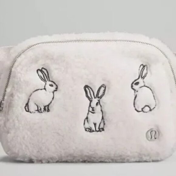 NWT Lululemon Athletica Lunar New Year Everywhere Belt Bag Fleece RARE - Picture 1 of 2